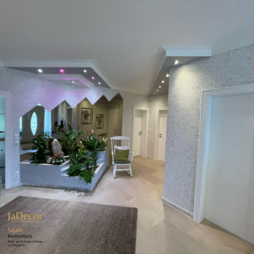 3 Eingangsbereich Wände mit weißem Baumwollputz und silbernen Mica-Blättchen